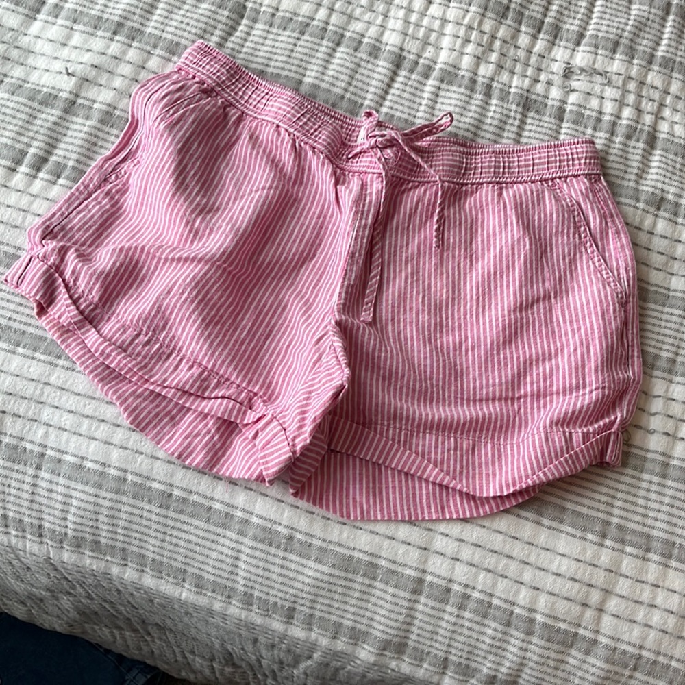 Pink VV shorts
